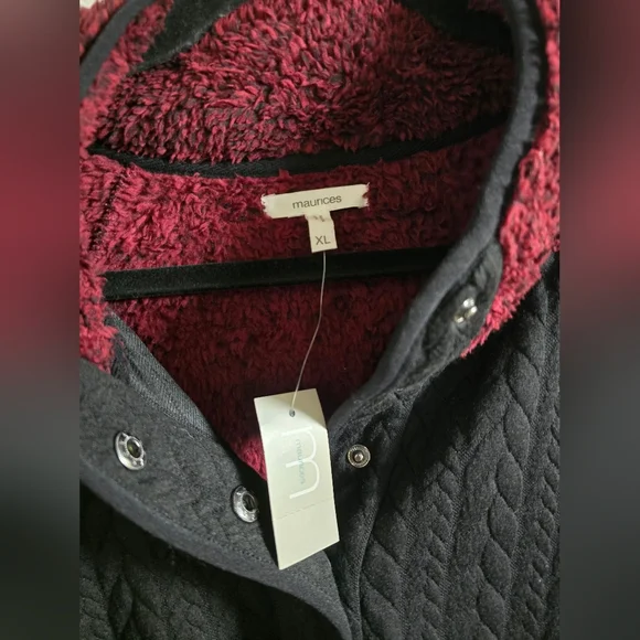 Maurices Fuzzy Burgundy Pull Over - Picture 4 of 6